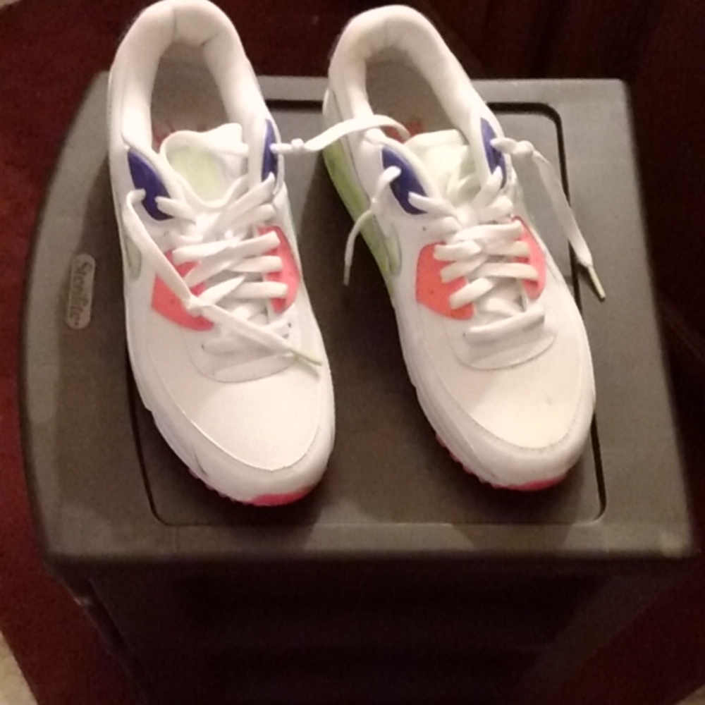 Woman's sneakers